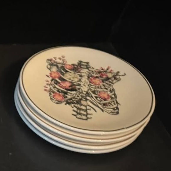 Mini Skeleton Plates - Picture 1 of 1